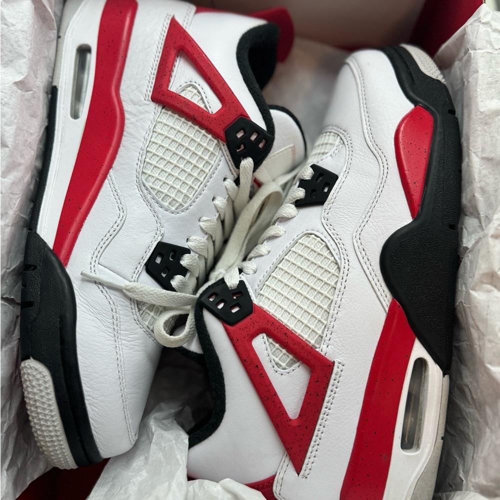 Jordan retro 4
Like new
Size 6 1/2 men’s and 8 in women